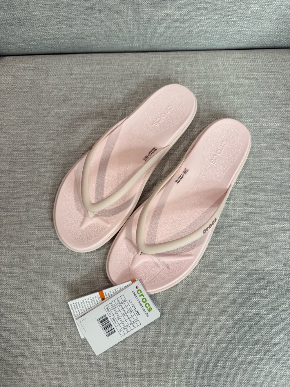 NWT Crocs Miami Round Flip Flop Bubble Ice Women's 9